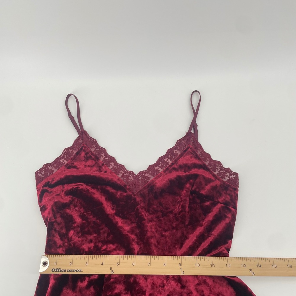 Forever 21 Velvet Mini Dress Womens Medium Burgundy Lace Trim Fit Flare Holiday - Picture 7 of 9